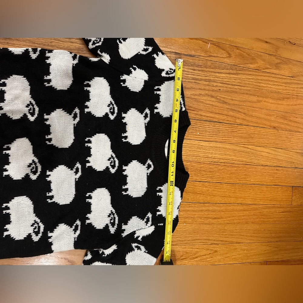 Black & White Sheep Motif Crewneck Sweater - Picture 4 of 8
